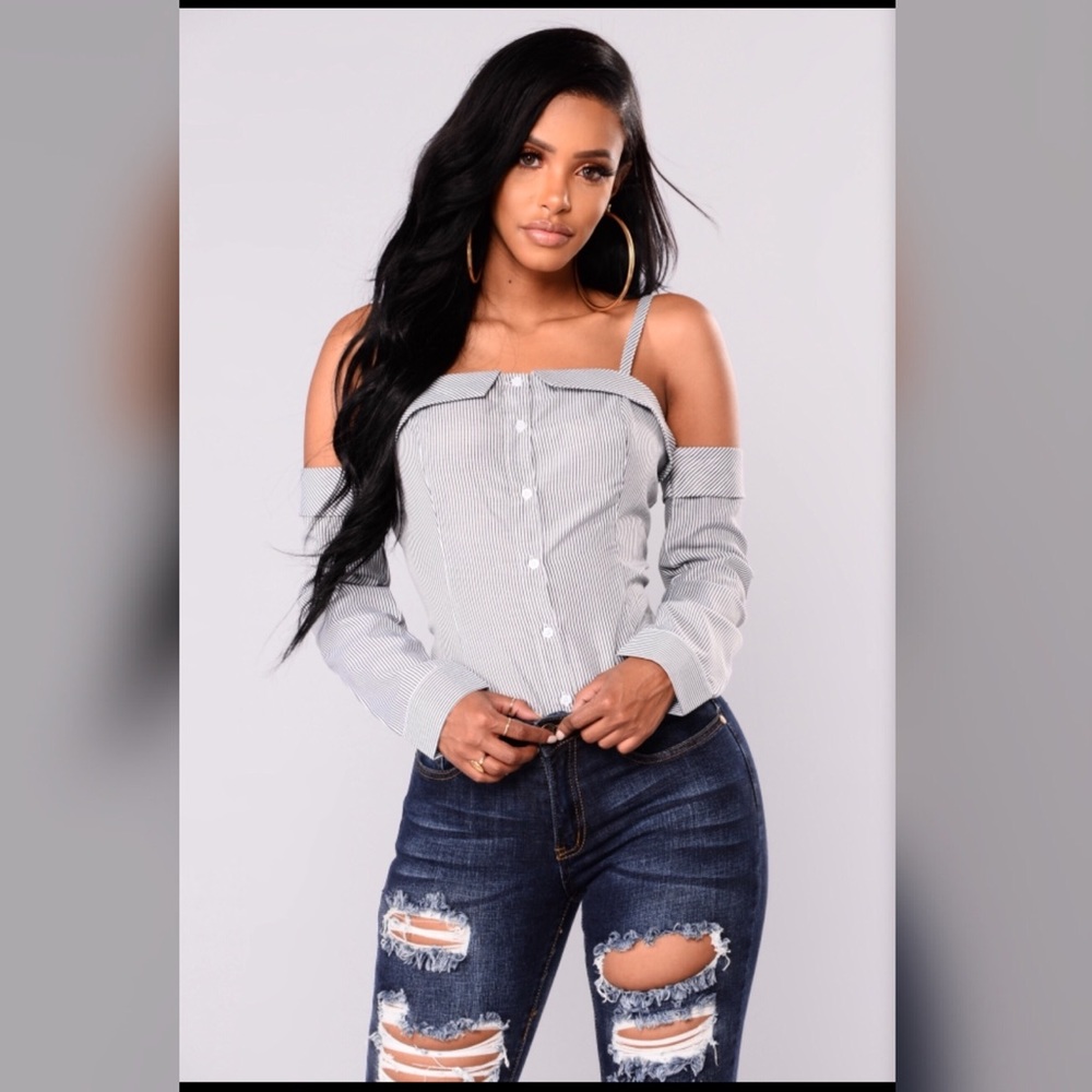 BRAND NEW- Maureen Off Shoulder Top - Black/White